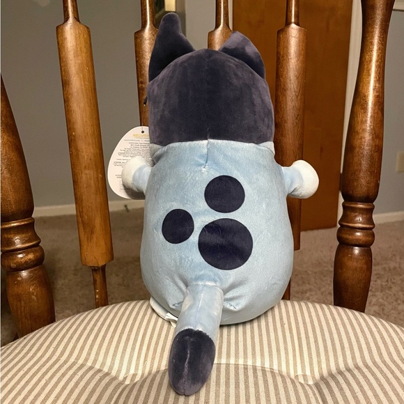 NWT Squishmallow Bluey 10” Hugmee Plush New with Tags Ships Fast - Picture 2 of 2